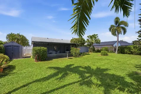 5053 N Saint John Avenue Avenue N Boynton Beach FL 33472