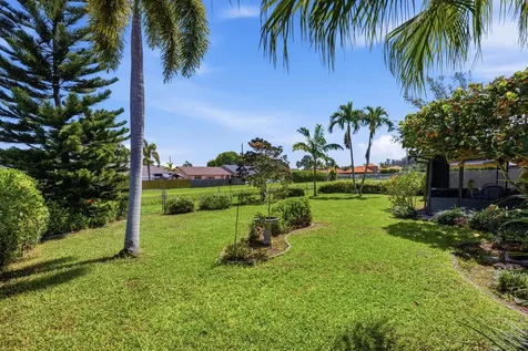 5053 N Saint John Avenue Avenue N Boynton Beach FL 33472