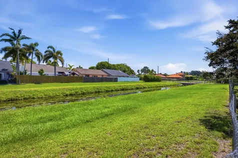 5053 N Saint John Avenue Avenue N Boynton Beach FL 33472