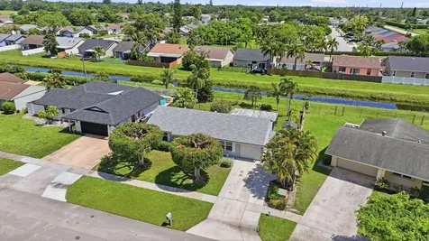 5053 N Saint John Avenue Avenue N Boynton Beach FL 33472