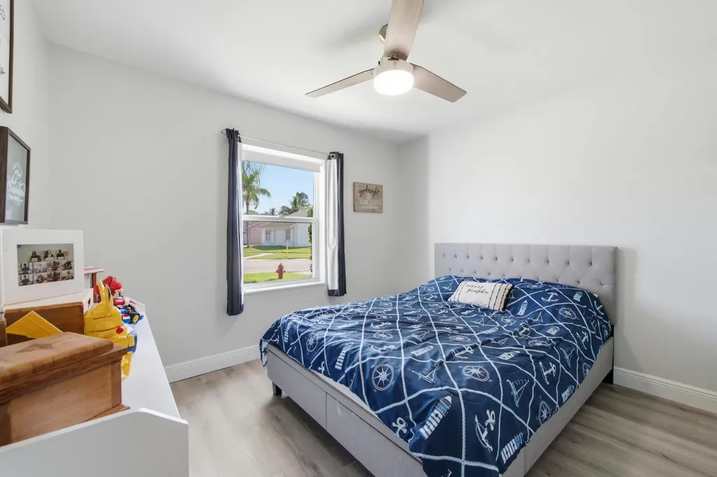 5635 Lake George Place Lake Worth FL 33463