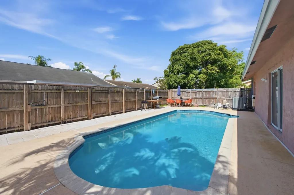 5635 Lake George Place Lake Worth FL 33463