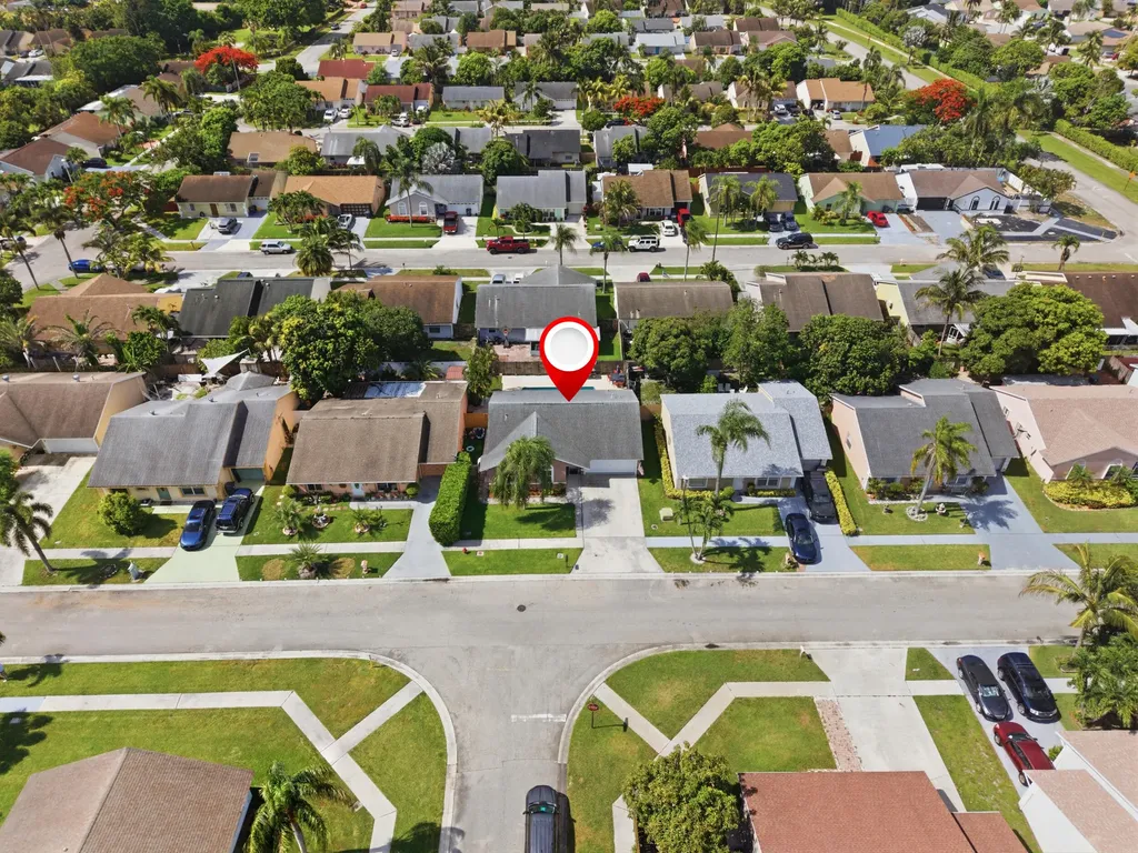 5635 Lake George Place Lake Worth FL 33463