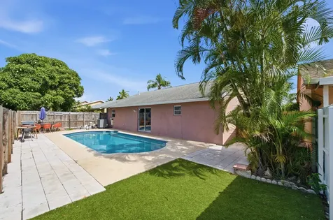 5635 Lake George Place Lake Worth FL 33463
