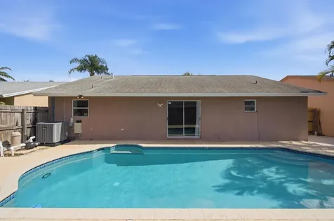 5635 Lake George Place Lake Worth FL 33463