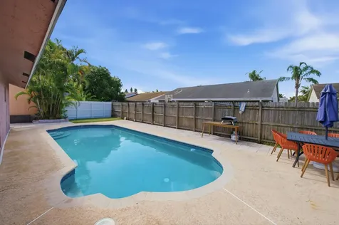 5635 Lake George Place Lake Worth FL 33463