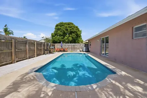 5635 Lake George Place Lake Worth FL 33463