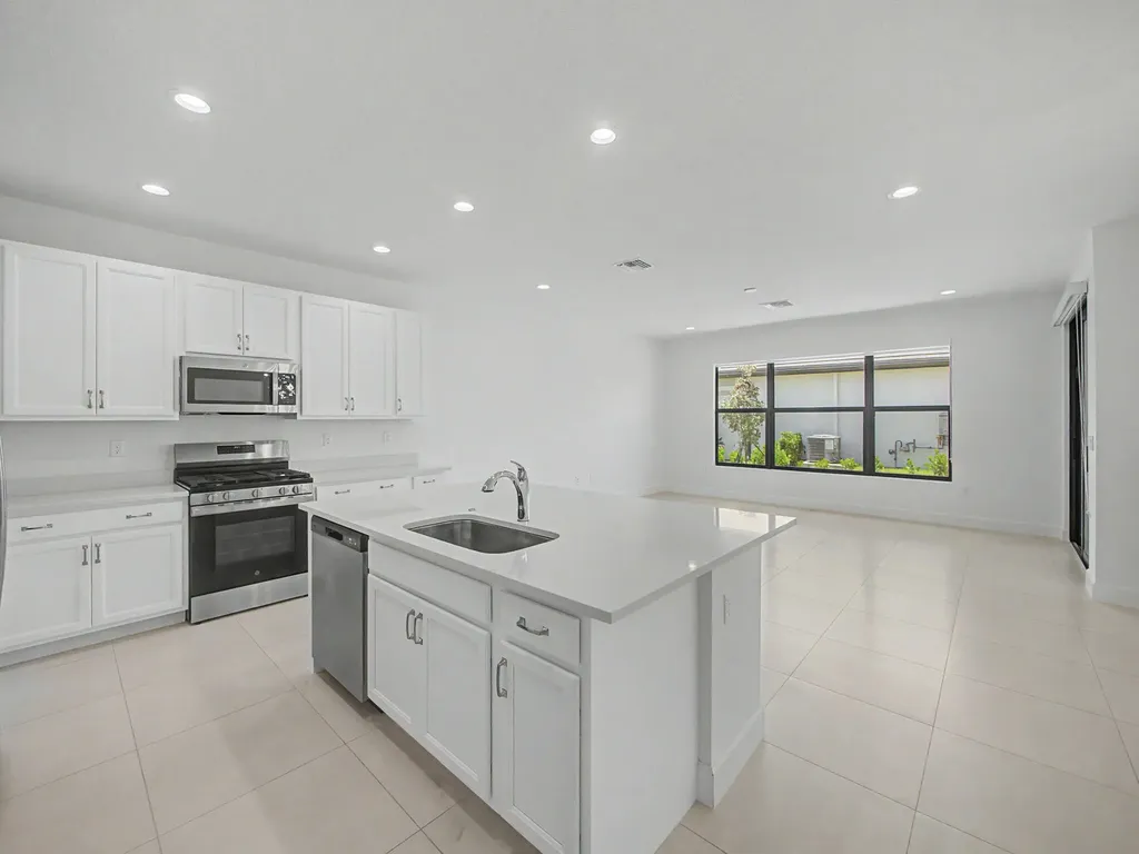 12827 SW Scenic View Port St Lucie FL 34987