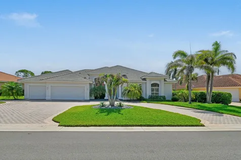 8091 SE Woodlake Lane W Hobe Sound FL 33455
