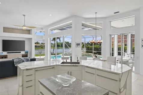 8091 SE Woodlake Lane W Hobe Sound FL 33455