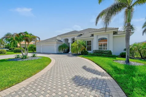 8091 SE Woodlake Lane W Hobe Sound FL 33455