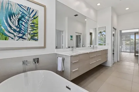 8091 SE Woodlake Lane W Hobe Sound FL 33455