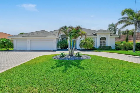 8091 SE Woodlake Lane W Hobe Sound FL 33455