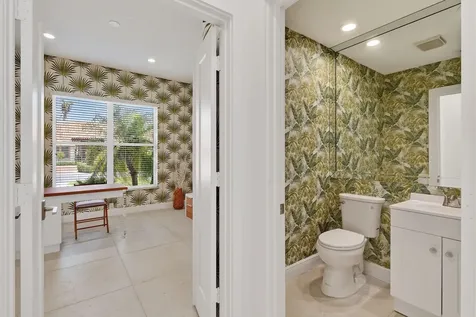 8091 SE Woodlake Lane W Hobe Sound FL 33455
