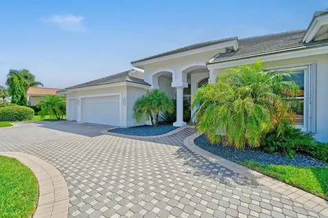8091 SE Woodlake Lane W Hobe Sound FL 33455