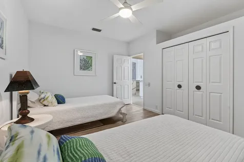 8091 SE Woodlake Lane W Hobe Sound FL 33455