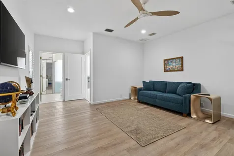 8091 SE Woodlake Lane W Hobe Sound FL 33455