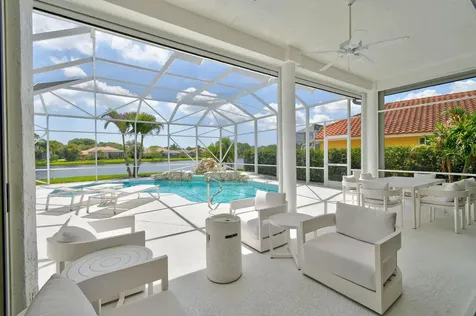 8091 SE Woodlake Lane W Hobe Sound FL 33455