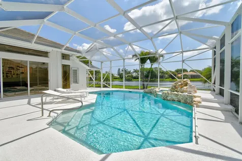 8091 SE Woodlake Lane W Hobe Sound FL 33455