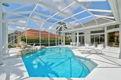 8091 SE Woodlake Lane W Hobe Sound FL 33455