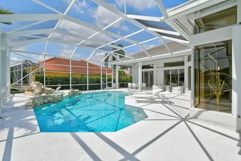 8091 SE Woodlake Lane W Hobe Sound FL 33455