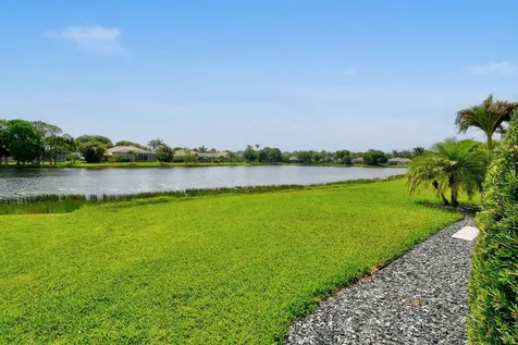 8091 SE Woodlake Lane W Hobe Sound FL 33455