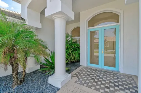 8091 SE Woodlake Lane W Hobe Sound FL 33455