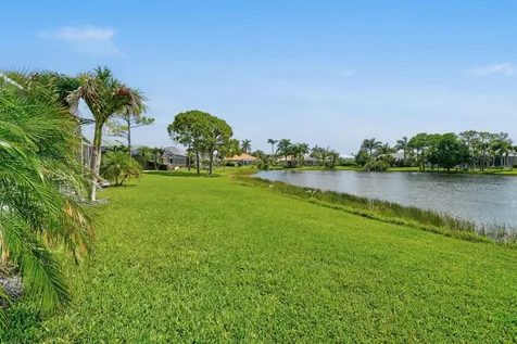 8091 SE Woodlake Lane W Hobe Sound FL 33455