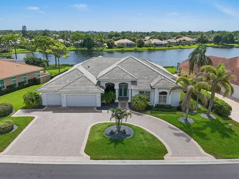 8091 SE Woodlake Lane W Hobe Sound FL 33455