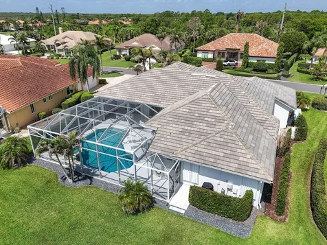 8091 SE Woodlake Lane W Hobe Sound FL 33455
