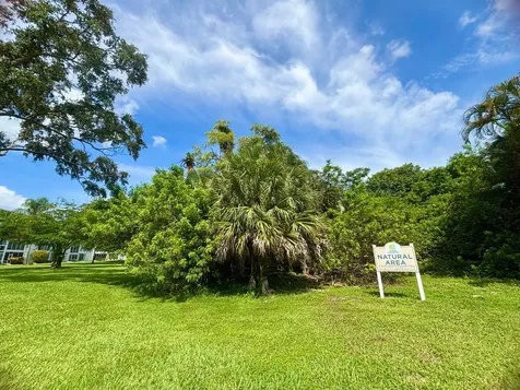 2069 Oakridge F Deerfield Beach FL 33442