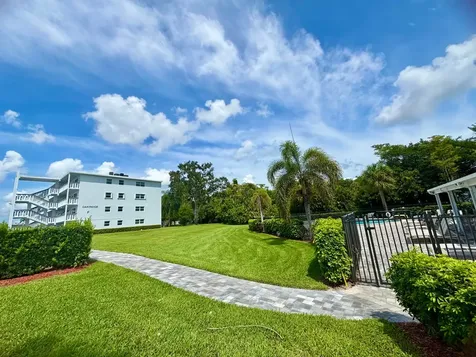 2069 Oakridge F Deerfield Beach FL 33442