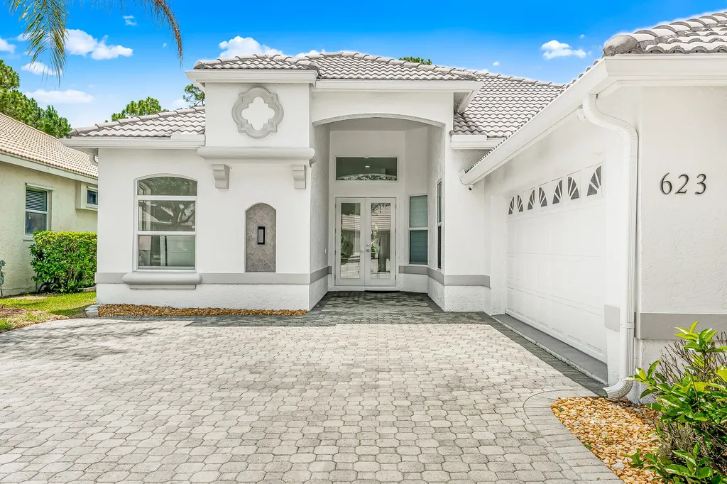 623 SW Lake Charles Circle Port St Lucie FL 34986