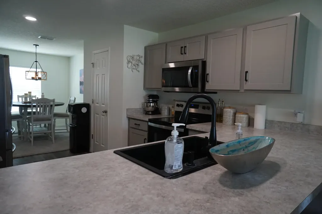 1014 Hammacher Avenue SW Palm Bay FL 32908