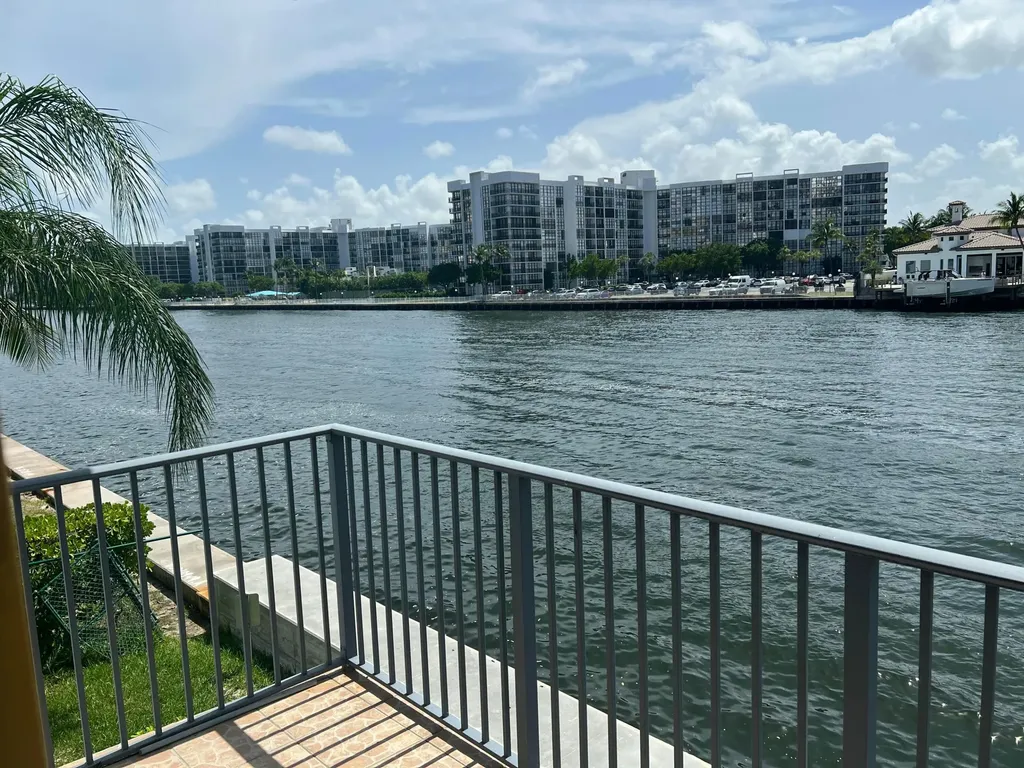 2600 S Ocean Drive Hollywood FL 33019