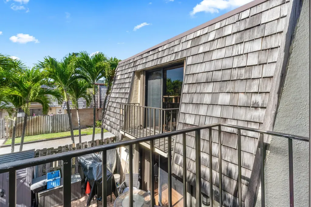 110 Lake Arbor Drive Palm Springs FL 33461