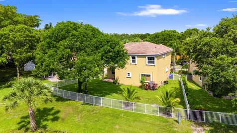 1753 NW 74th Way Pembroke Pines FL 33024