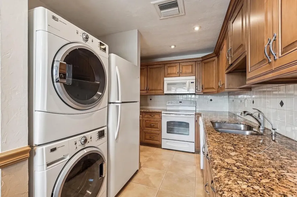 1051 Orange Terrace Delray Beach FL 33445
