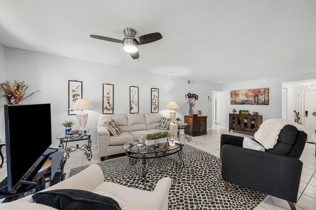 3315 Lucerne Park Drive Greenacres FL 33467
