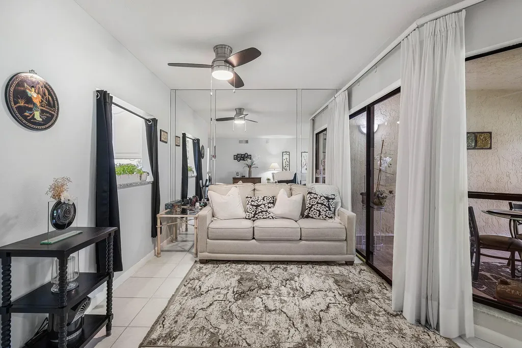 3315 Lucerne Park Drive Greenacres FL 33467
