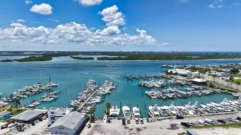 4 Harbour Isle Drive W Fort Pierce FL 34949