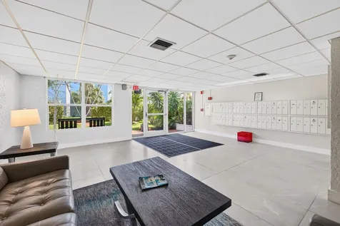 3004 NE 5th Terrace Wilton Manors FL 33334