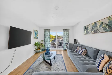 3004 NE 5th Terrace Wilton Manors FL 33334