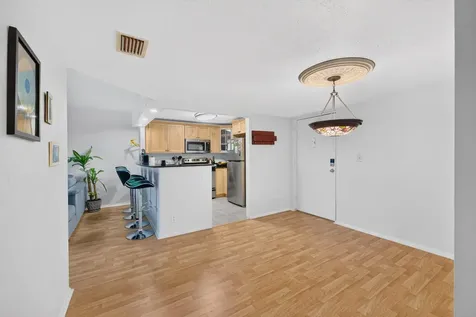 3004 NE 5th Terrace Wilton Manors FL 33334