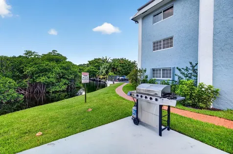3004 NE 5th Terrace Wilton Manors FL 33334