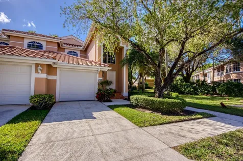 208 Legendary Circle Palm Beach Gardens FL 33418