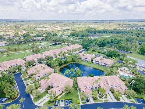 208 Legendary Circle Palm Beach Gardens FL 33418