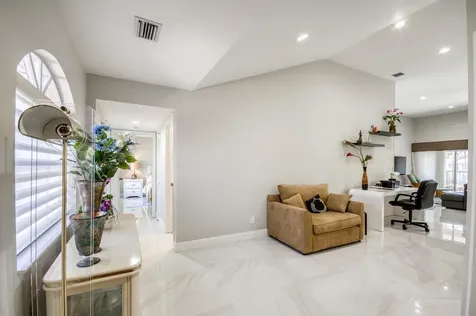 208 Legendary Circle Palm Beach Gardens FL 33418