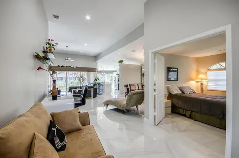 208 Legendary Circle Palm Beach Gardens FL 33418