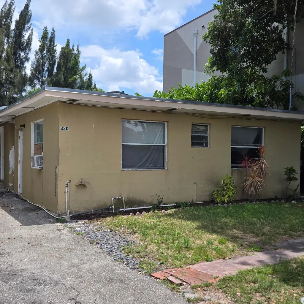 830 SW 14th Street Pompano Beach FL 33060